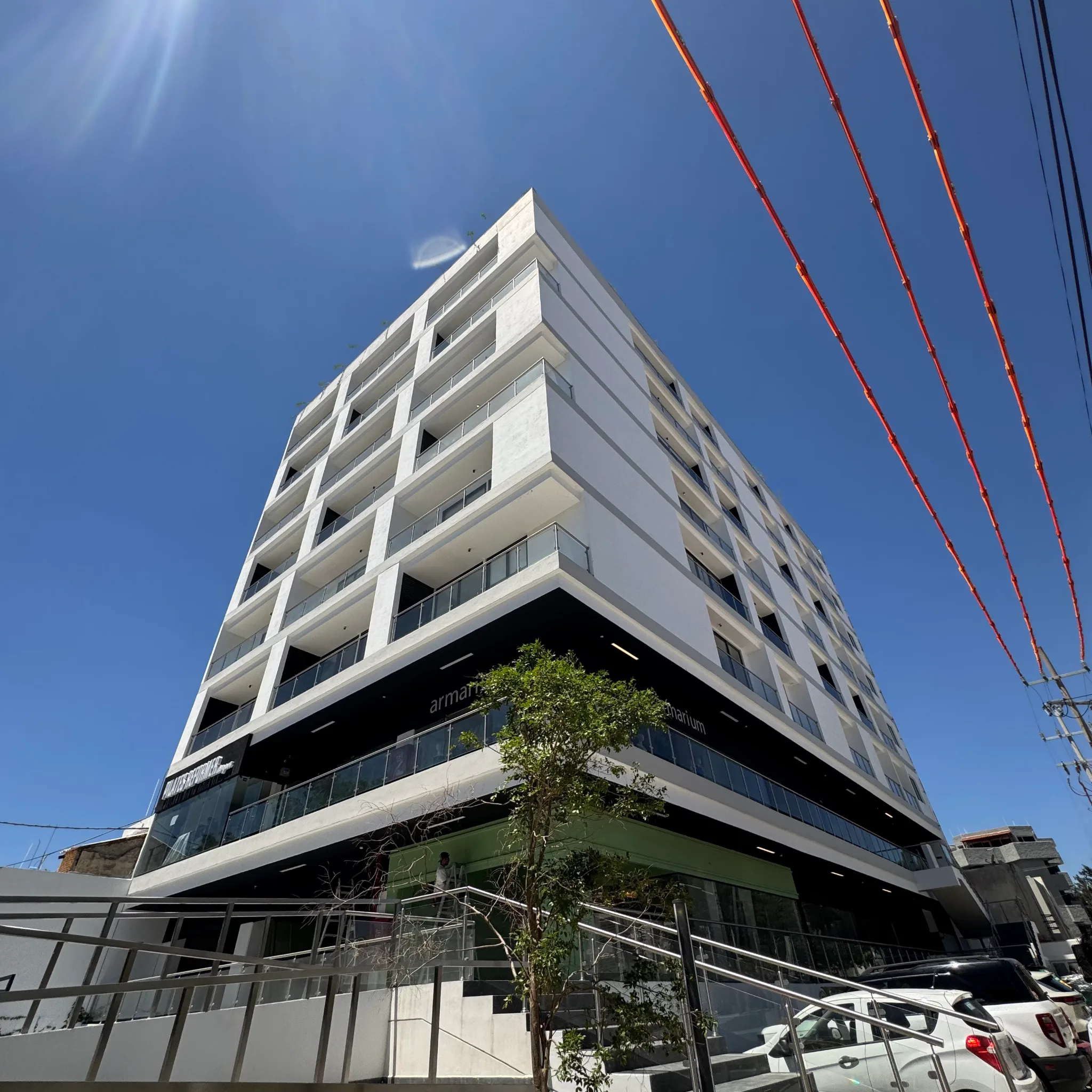 Local Comercial en renta en Avenida Obsidiana, Victoria, Zapopan · fotografía 1