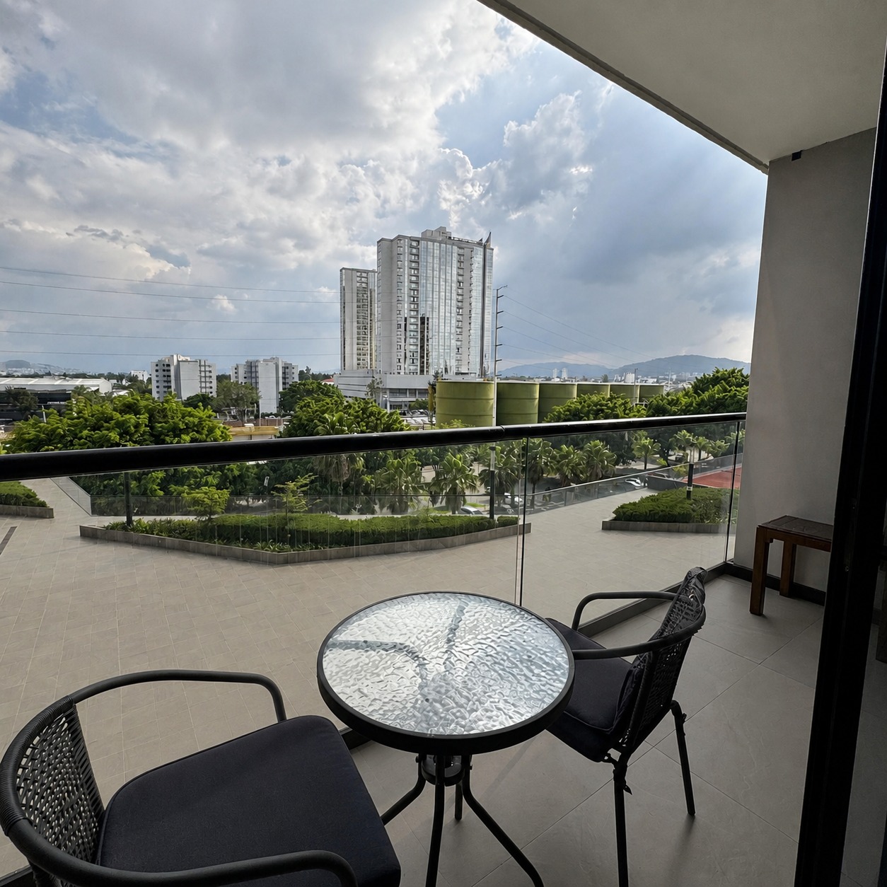 Departamento en venta en Urbania, Zapopan · 2 recámaras, fotografía 3